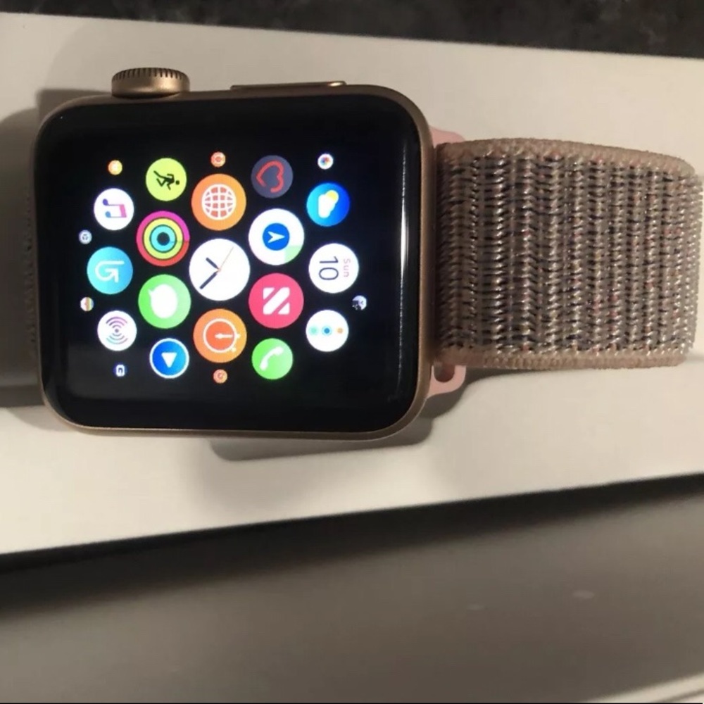 Apple Watch Series 3 LTE+GPS Gold 38mm - Picture 2 of 5